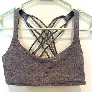 Lululemon size 6 free to be wild sports bra